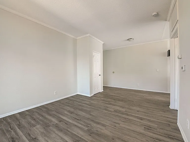 14900 Moorpark Street — Photo 44