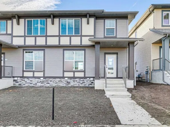 27 E Creekstone Walk SW, Calgary, AB T2X 5H1