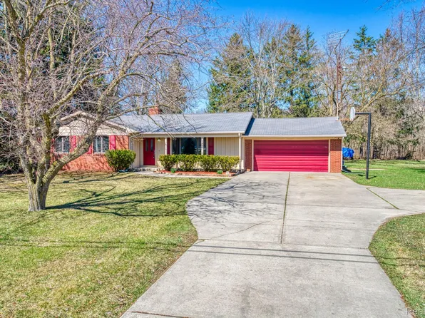 7326 Reid Rd, Swartz Creek, MI 48473