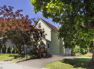 31 Flanders Rd, Flanders, NJ 07857