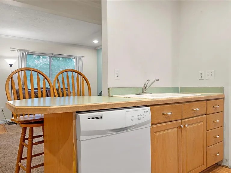 1525 N Riverside Ave #38 — Photo 7
