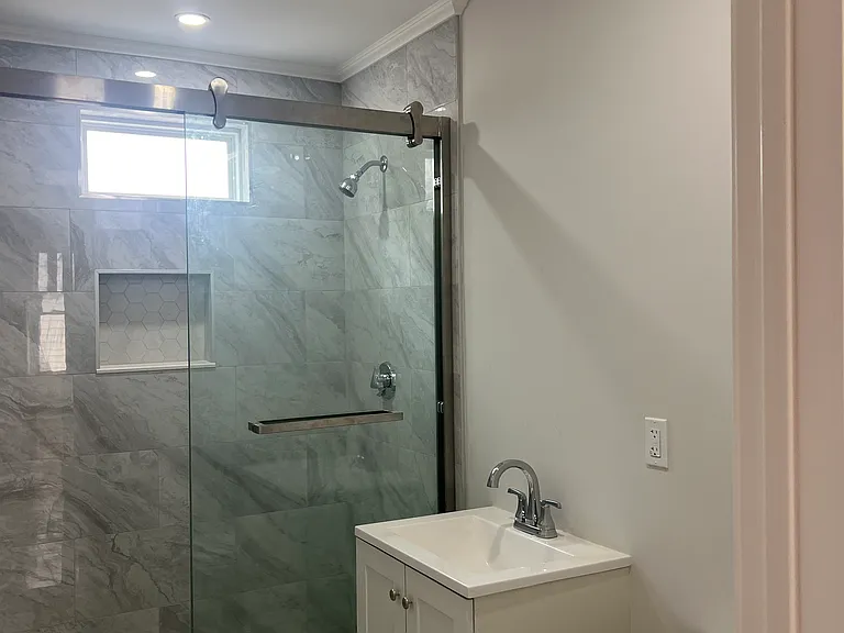 6 Hallam St #2 — Photo 9