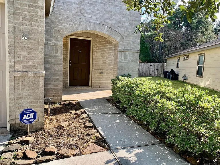 2902 Beacon Grove St — Photo 3