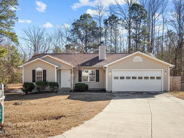 218 Winterberry Ct, Jacksonville, NC 28540