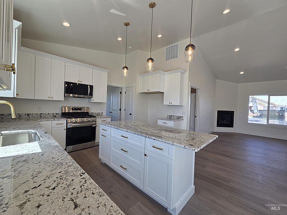 4th image of 1503 Belle Dr