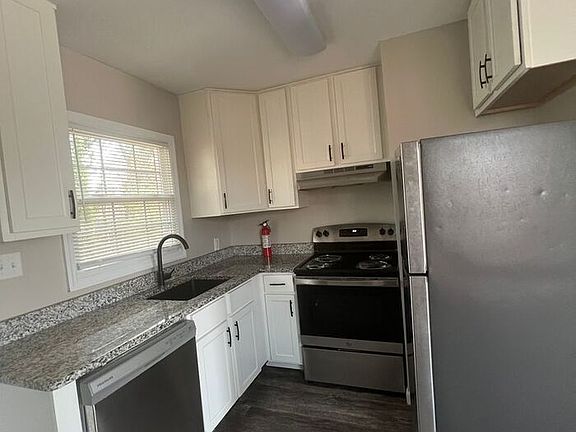 3rd image of 412 Hagood St APT 2B