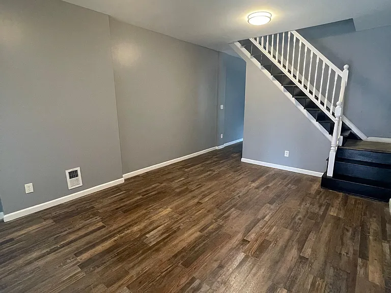 1514 E Lafayette Ave — Photo 8
