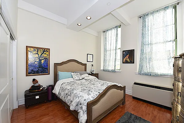 Rented by Keller Williams NYC | media 32