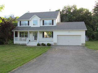 11 Regency Dr, Poughkeepsie, NY 12603