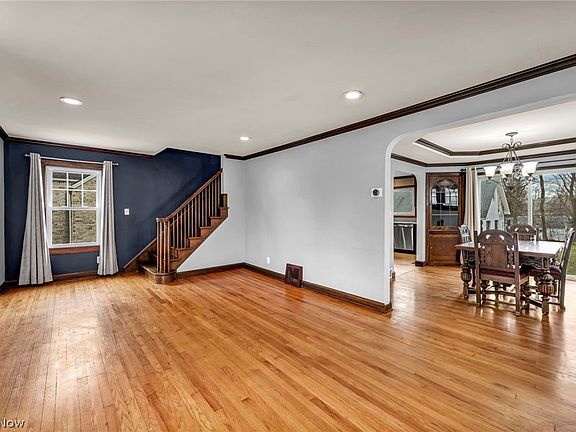 3rd image of 1412 Belrose Rd