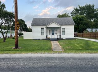 304 Sycamore Ave, Newton, IL 62448