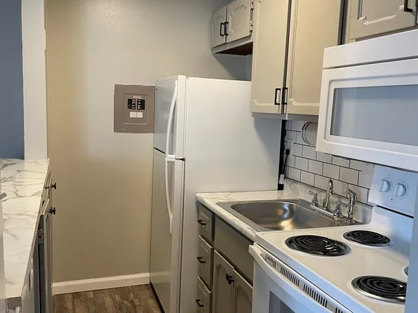 6115-6126 Plymouth Avenue, 6115 Plymouth Ave #B6, Cincinnati, OH 45230