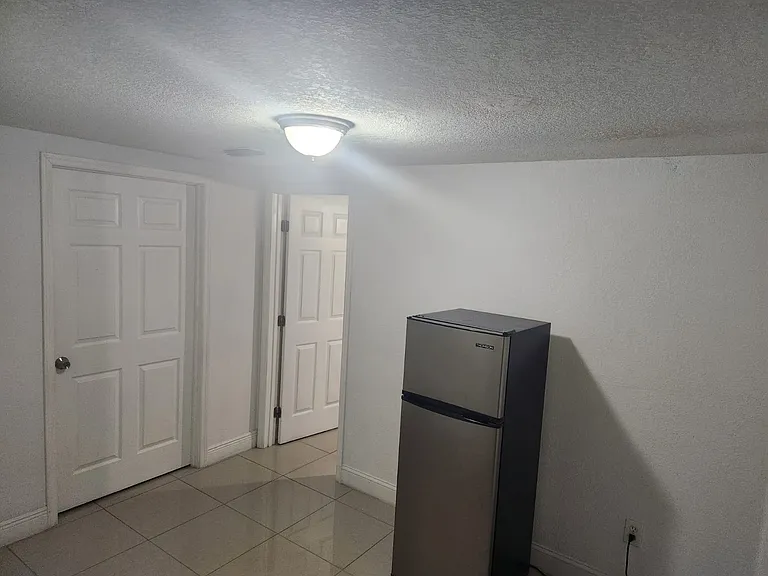 8518 Woodlake Dr #2 — Photo 7