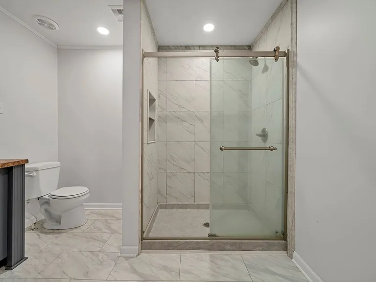 483 Howard St — Photo 12