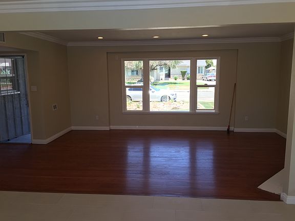 3rd image of 1515 Orchid Dr