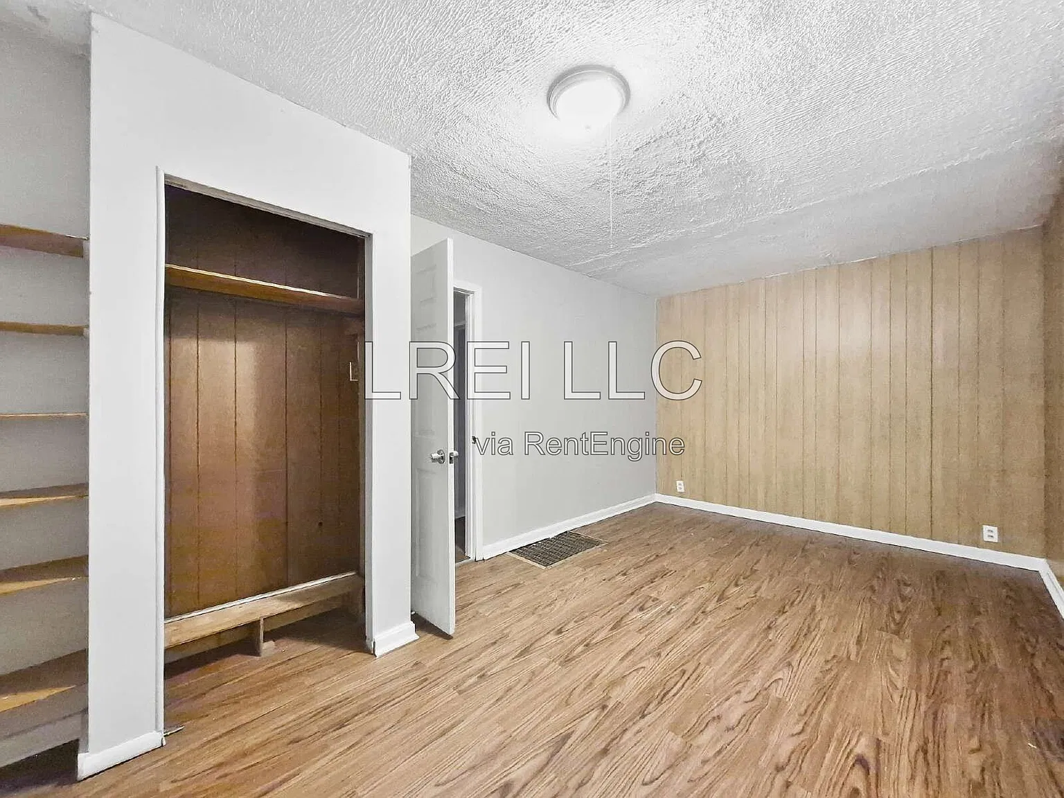 3 bed, 1.0 bath, 968 sqft, $1,095 — Photo 4