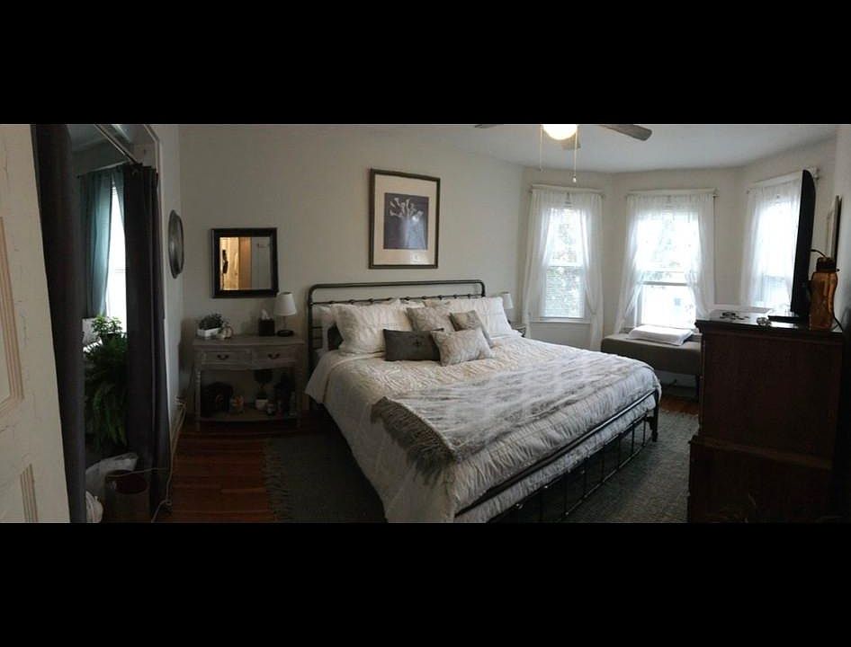 2nd image of 35 Montfern Ave #3G