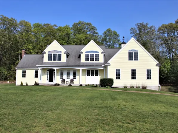 36 Bow St, Plainville, MA 02762
