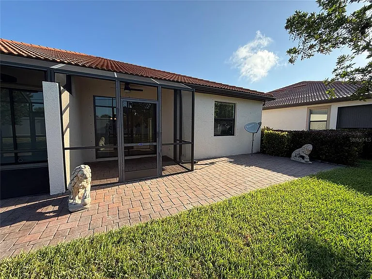 9929 Haze Dr — Photo 15