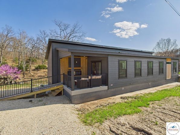100 Mayerling Dr, Gravois Mills, MO 65037