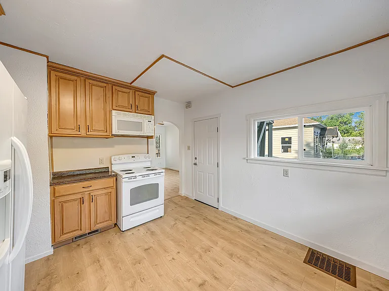 1445 Texas Ave #1 — Photo 11