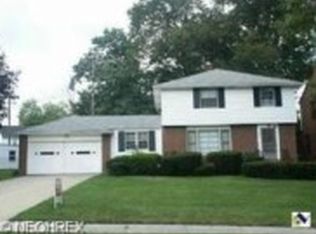 2272 Edgerton Rd, University Heights, OH 44118