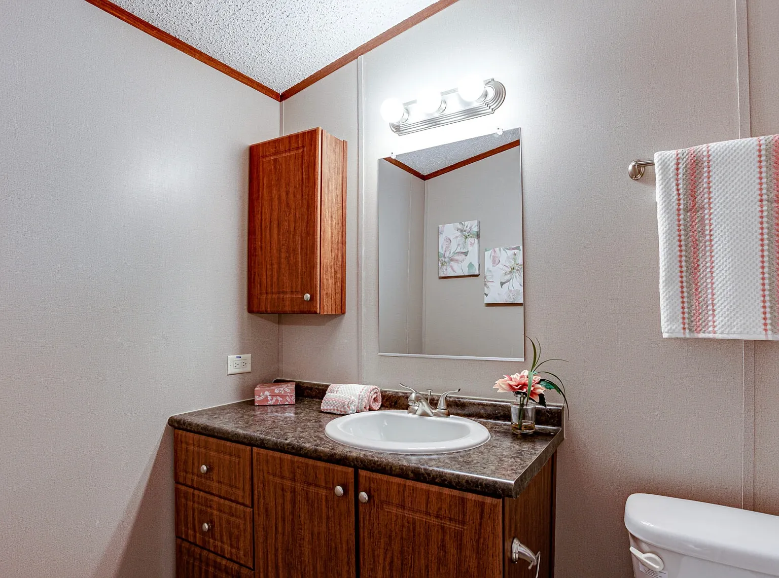 3 bed, 942 sqft, $1,000 — Photo 4