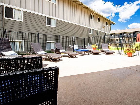 5th image of 9803 W Girton Dr #1B-1Ba-605Sqft