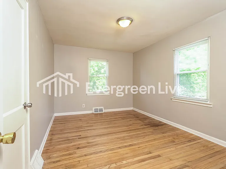 2935 Trent St — Photo 13