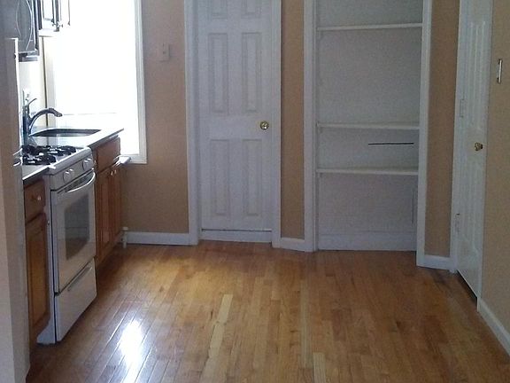 4th image of 1438 Wolf St Floor 3