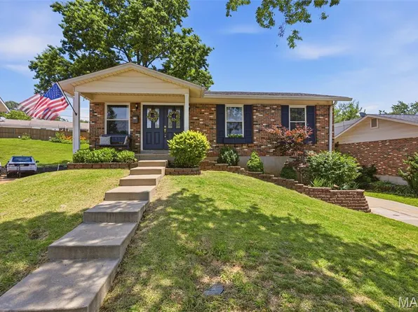9616 Antonette Hills Dr, Saint Louis, MO 63123