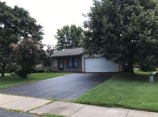 9 Renaissance Dr, Rochester, NY 14626