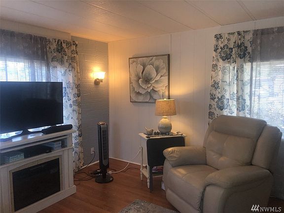 3rd image of 3104 36th Ave E #11