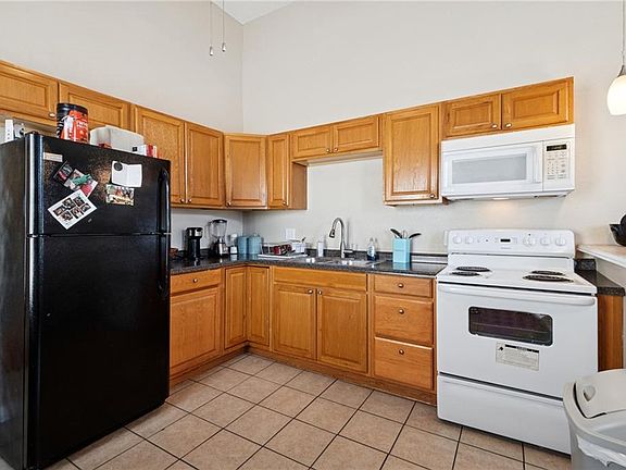 4th image of 2613 Saint Philip St #15