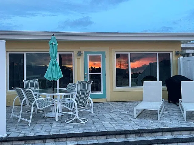 2 bed, 2.5 bath, 1100 sqft, $5,500 — Photo 3