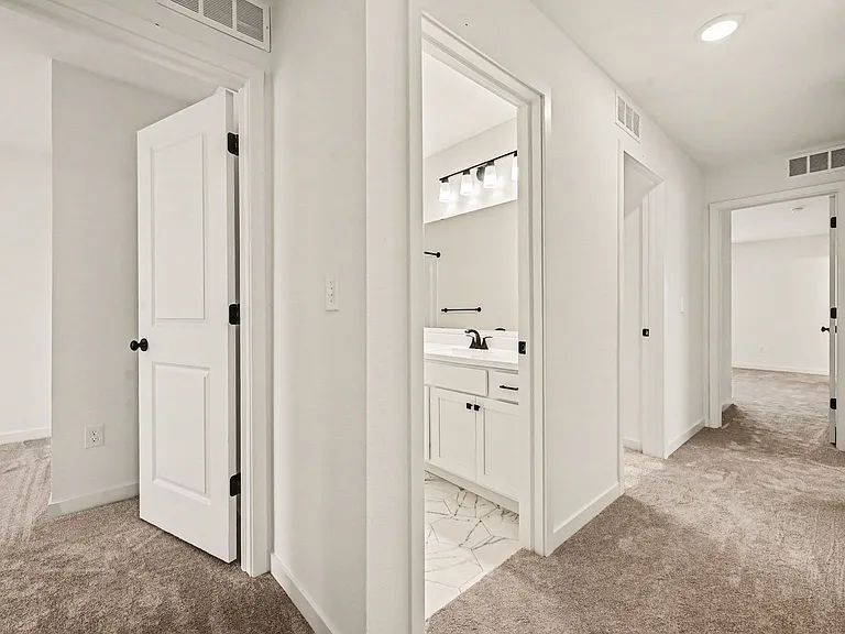 1635 Reagan Dr — Photo 17