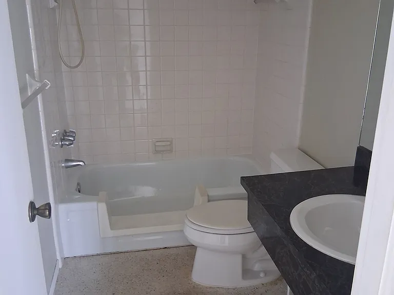 318 Azalea Ave — Photo 5