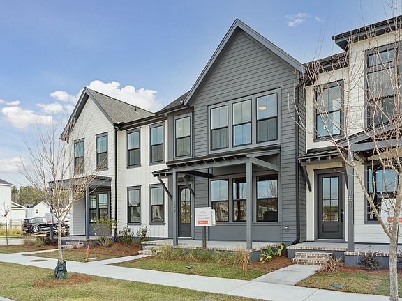 3rd image of 149 Pocket Bend Cir
