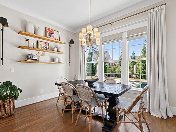 5th image of 1820 Center Ridge Dr