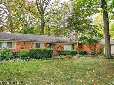 1386 Avondale St, Sylvan Lake, MI, 48320