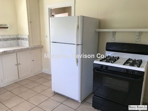 5th image of 125 Marshall Ave