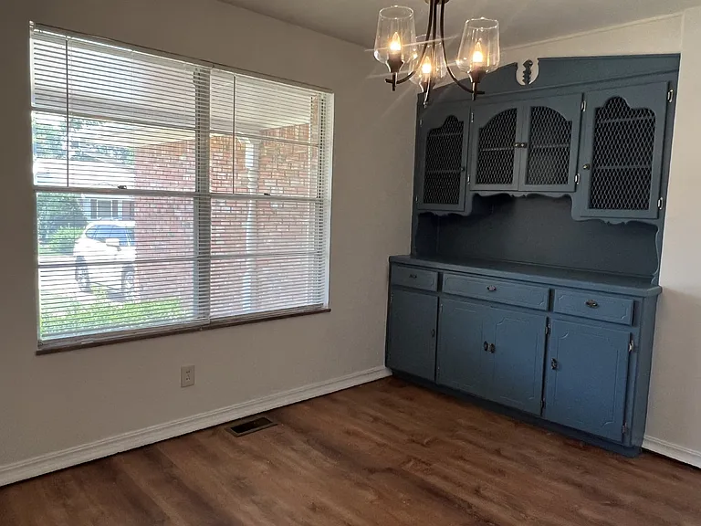 2507 NW 44th St — Photo 8