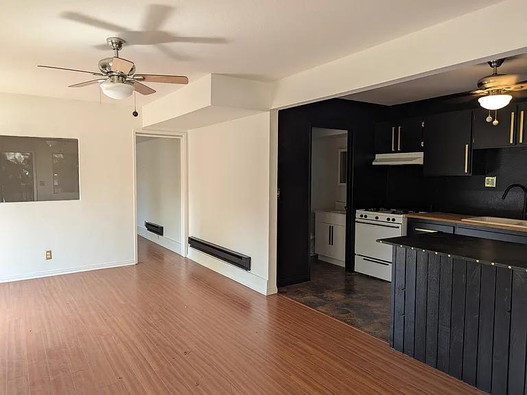 1323 N Olive Dr — Photo 33