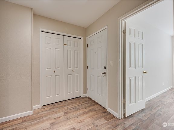 3rd image of 17431 Ambaum Boulevard S #A-1