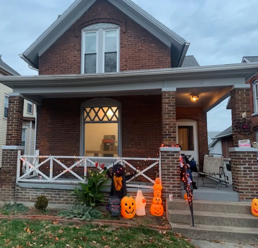 917 W Osborne St — Photo 1