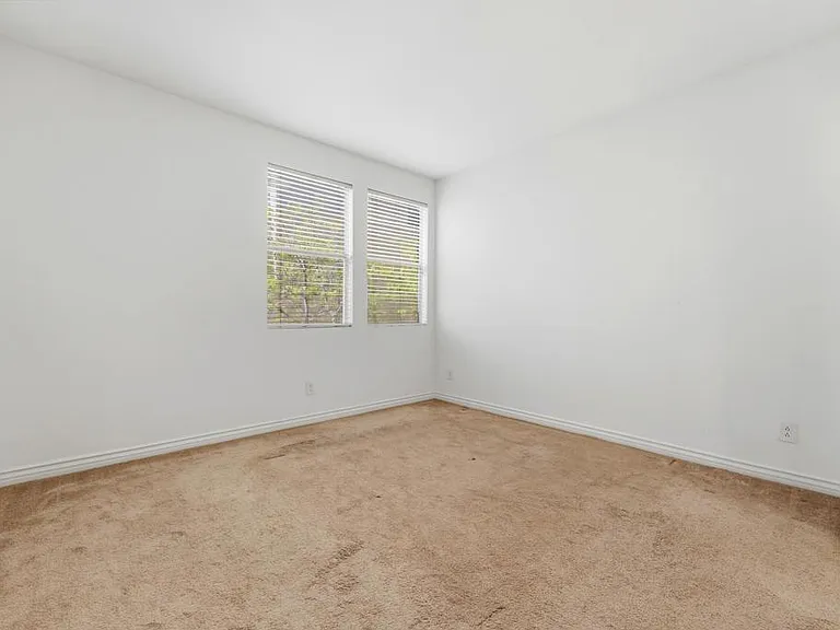 680 Camino De La Reina #2201 — Photo 20