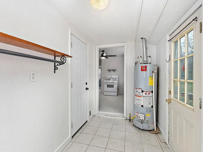 5400 NE 49th St — Photo 14