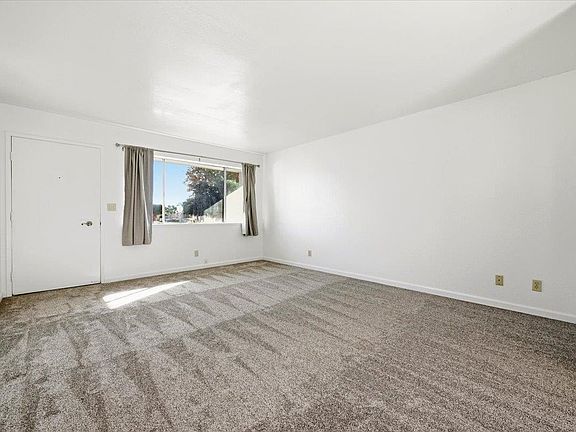 4th image of 573 Cedar Dr