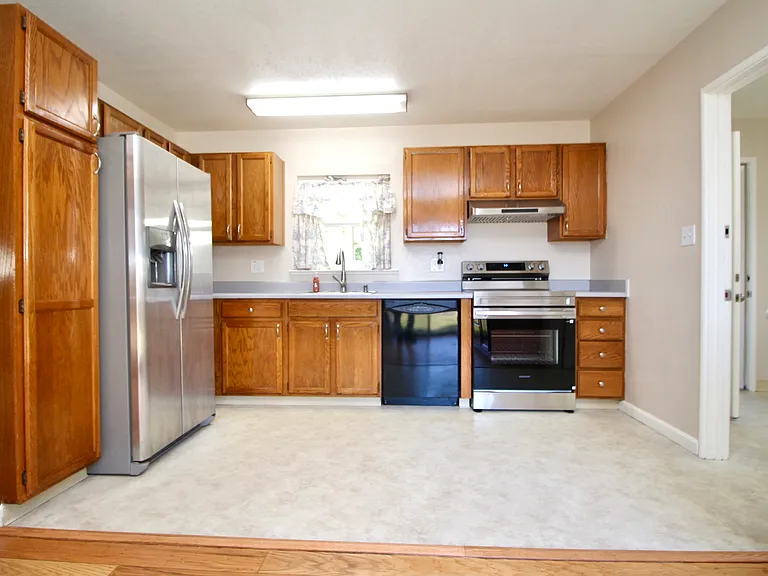 1358 Henderson Ln — Photo 19