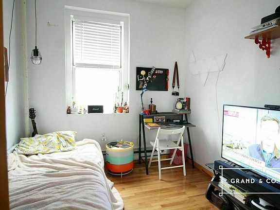 4th image of 287 N 8th St #3A